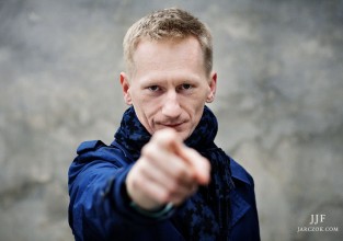 Chciałem zamieszać ludziom w głowach – wywiad z Tomaszem Przewoźnikiem